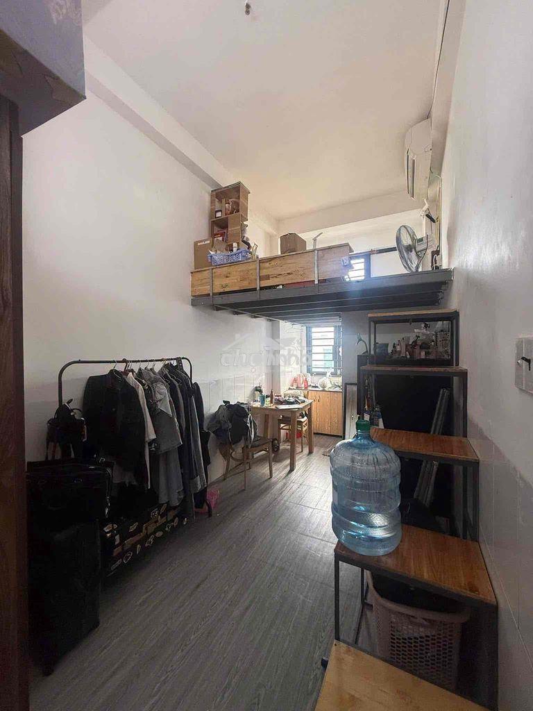Cho thuê phòng gác lửng cửa sổ full nội thất gần tdtu, rmit