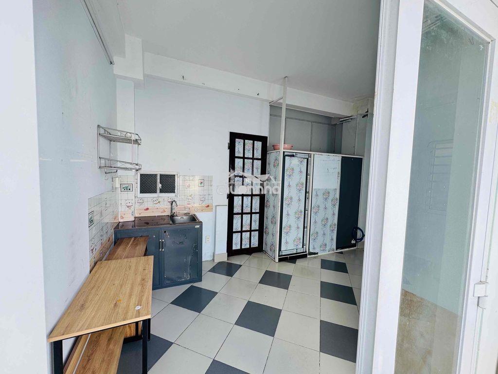 30m2- ban công, full nội thất, kệ bếp- gần 3/2 cắt lê đại hành, y dược - Ảnh 4