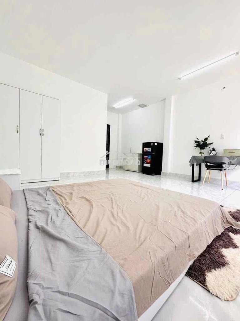 Phòng bancol diện tích lớn gần cv làng hoa - Ảnh 4
