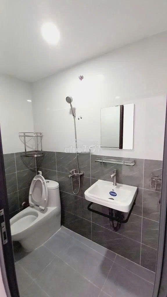 Nhà hẻm xe hơi 1 lầu - 3 phòng ngủ rộng - có sân rộng - Ảnh 3