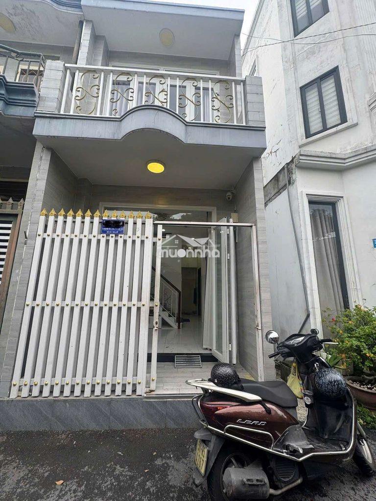 Bán nhà sổ riêng 2,6 tỷ, trệt lầu, hẻm xe hơi
