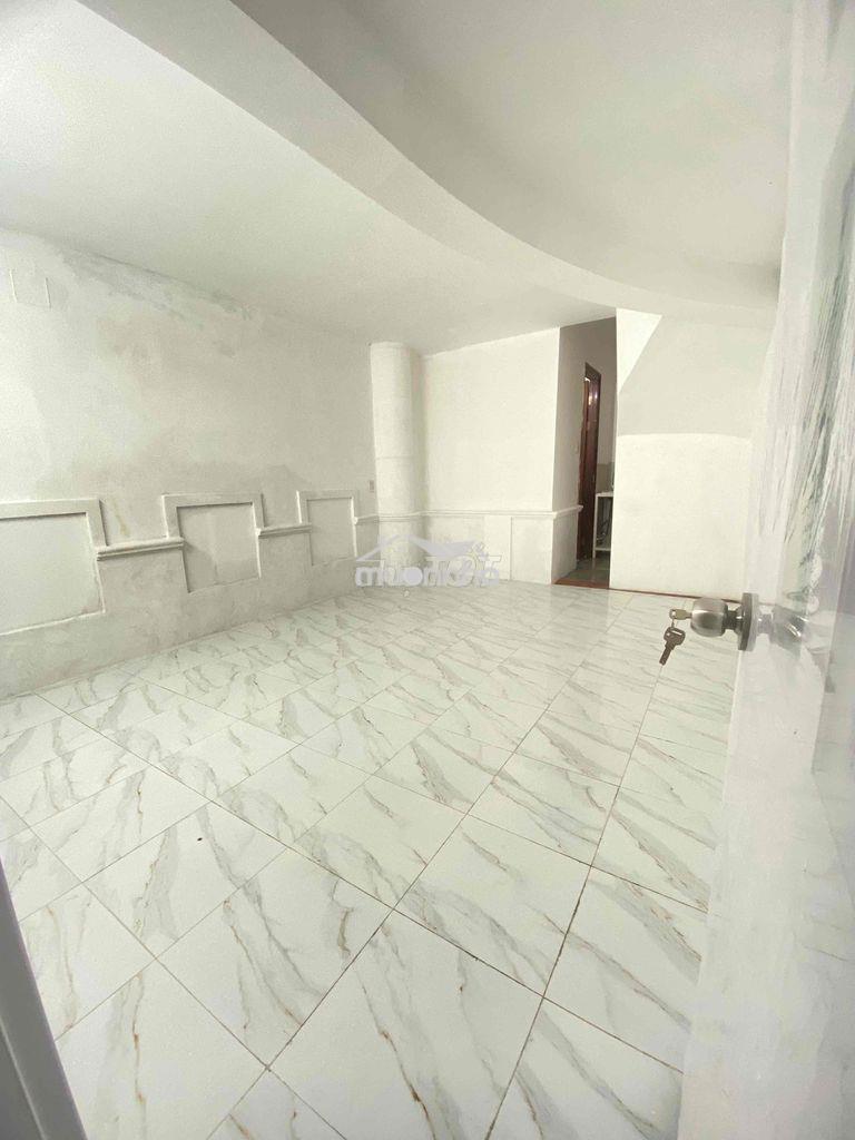 Phòng trọ trong căn biệt thự - sân rộng thoáng mát thủ đức