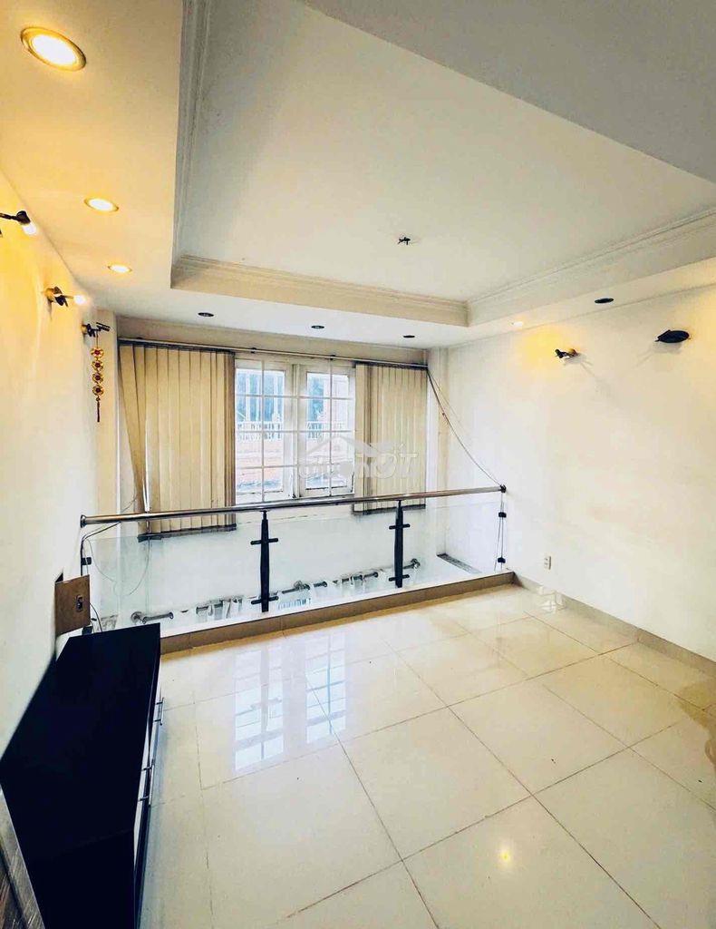 Nhà rộng vị trí đẹp, 1 trệt 2l sân thượng, 3p. ngủ ok - Ảnh 3