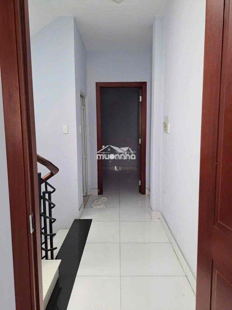 Nhà 1 trệt 1 lửng 3 lầu 5pn mặt tiền đường số gần chợ tân mỹ