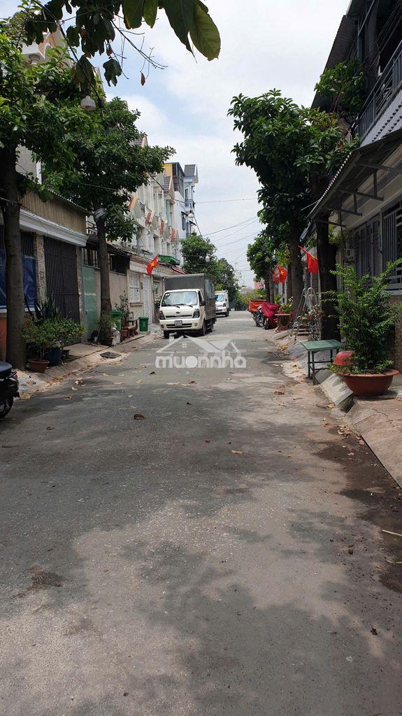 Đất thổ cư dt 140m2, đường nhựa 8m, gần ngã 4 bà điểm kcn vĩnh lộc a