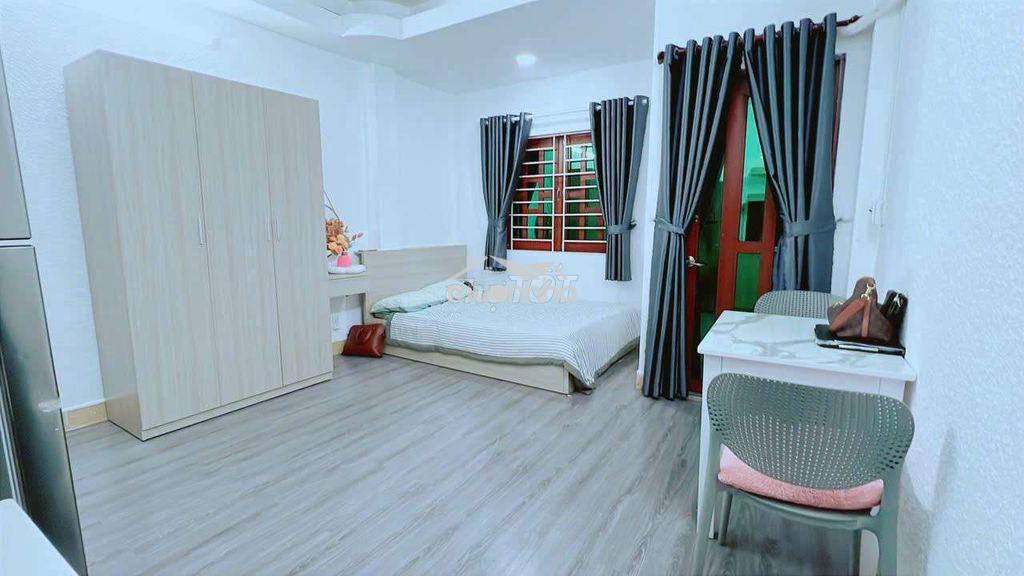 Phòng đẹp ban công mặt tiền đầy đủ nội thất ngay cầu khánh hội - Ảnh 3