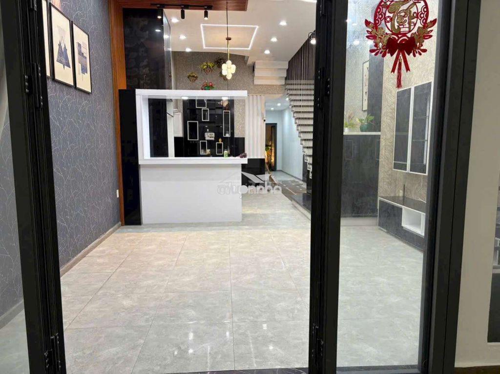 Cho thuê nhà phú mỹ 10tr full nội thất sân ôtô gần tiểu học phú tân - 3