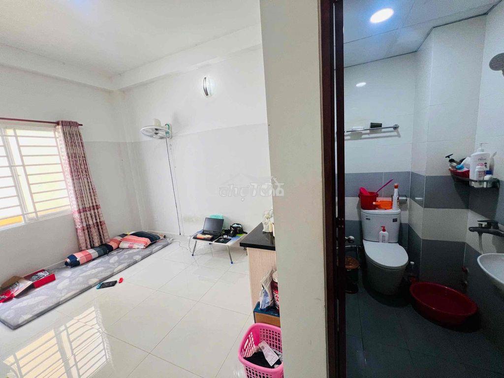 Phòng cửa sổ trời thoáng mát bách hoa xanh nguyễn văn thương - Ảnh 4