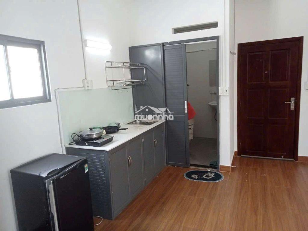 Phòng lớn, mới, đẹp, nội thất cao cấp, có bancong, vieu đẹp, giờ tự do - 4