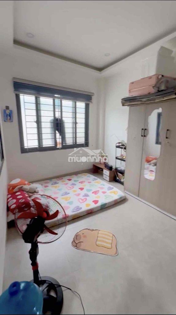 Bên mình trống 1 phòng cửa sổ trời, đầy đủ nội thất ngay nơ trang long - Ảnh 3