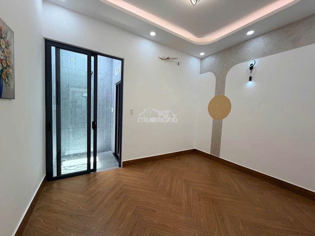 Nhà 2 lầu (4.3x13) mới đẹp hẻm thông đẹp đường hậu giang giá tốt - Ảnh 4