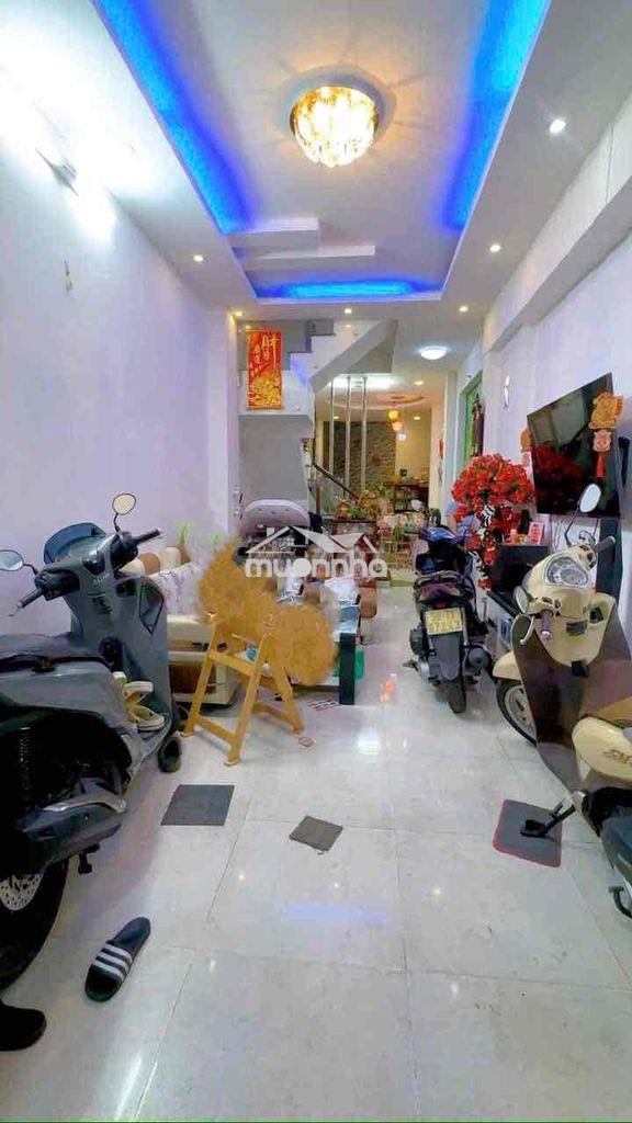 Nhà 4 tầng lầu. 4 phòng ngủ. dt 48m huỳnh văn bánh. thông ra lê văn sỹ - Ảnh 2