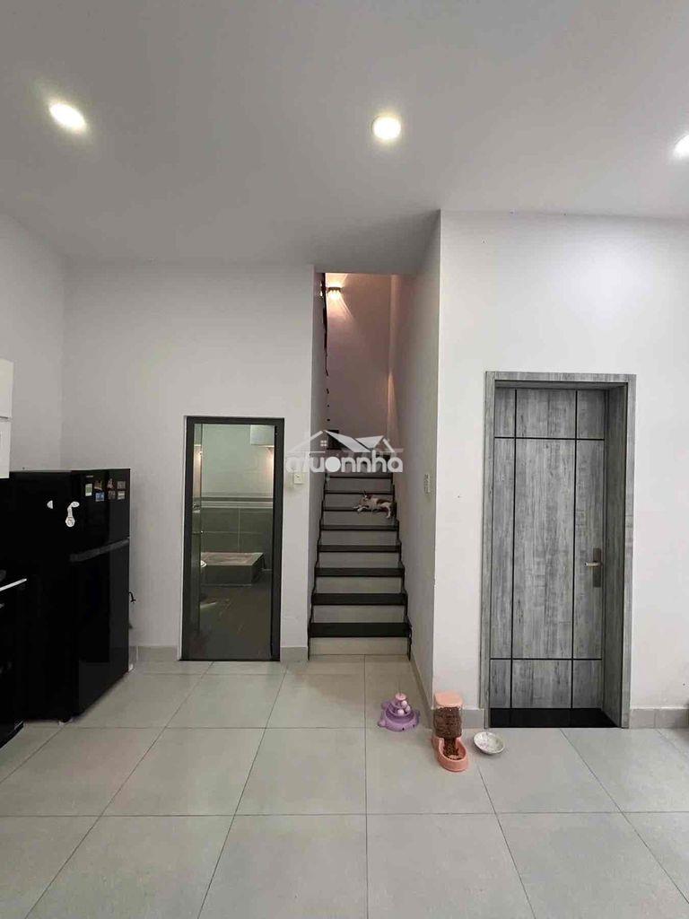Cho thuê nhà 2 tầng hẻm xe hơi full nội thất đình phong phú - Ảnh 4