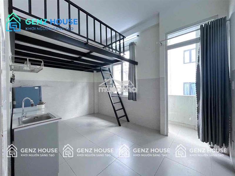 Trống 1 phòng có gác , ban công riêng , dăn nội thất có bản ngay tân h