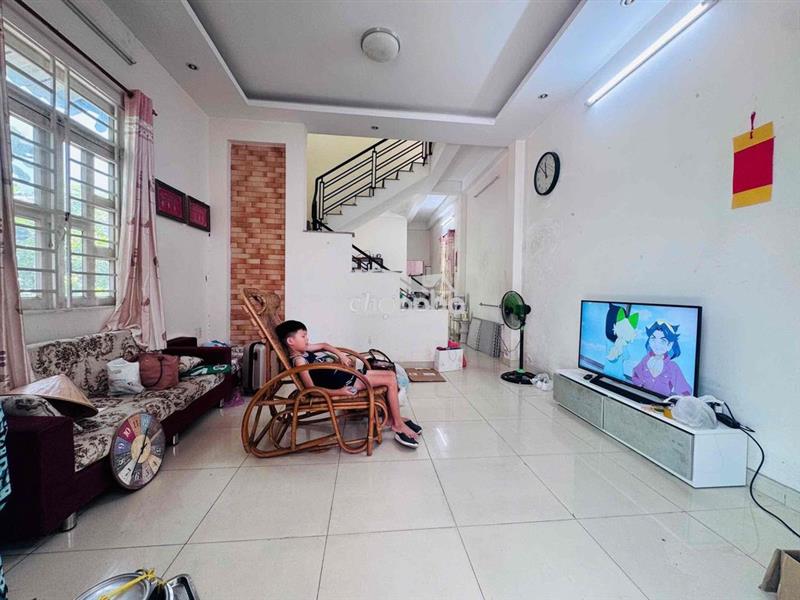 Cho thuê nhà nguyên căn lương văn can-hẻm xe hơi