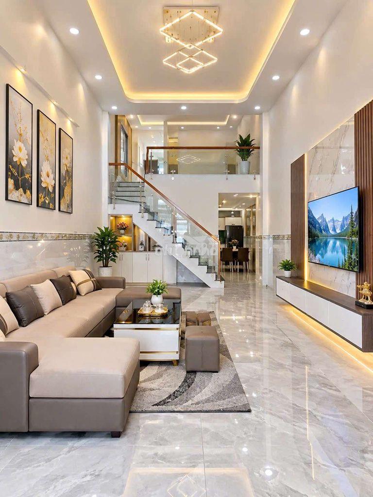 Nhà bán đẹp ko tả nổi 4x19m dt hiếm có