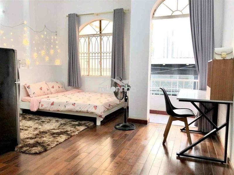 Cho thuê phòng có ban công đề thám q1