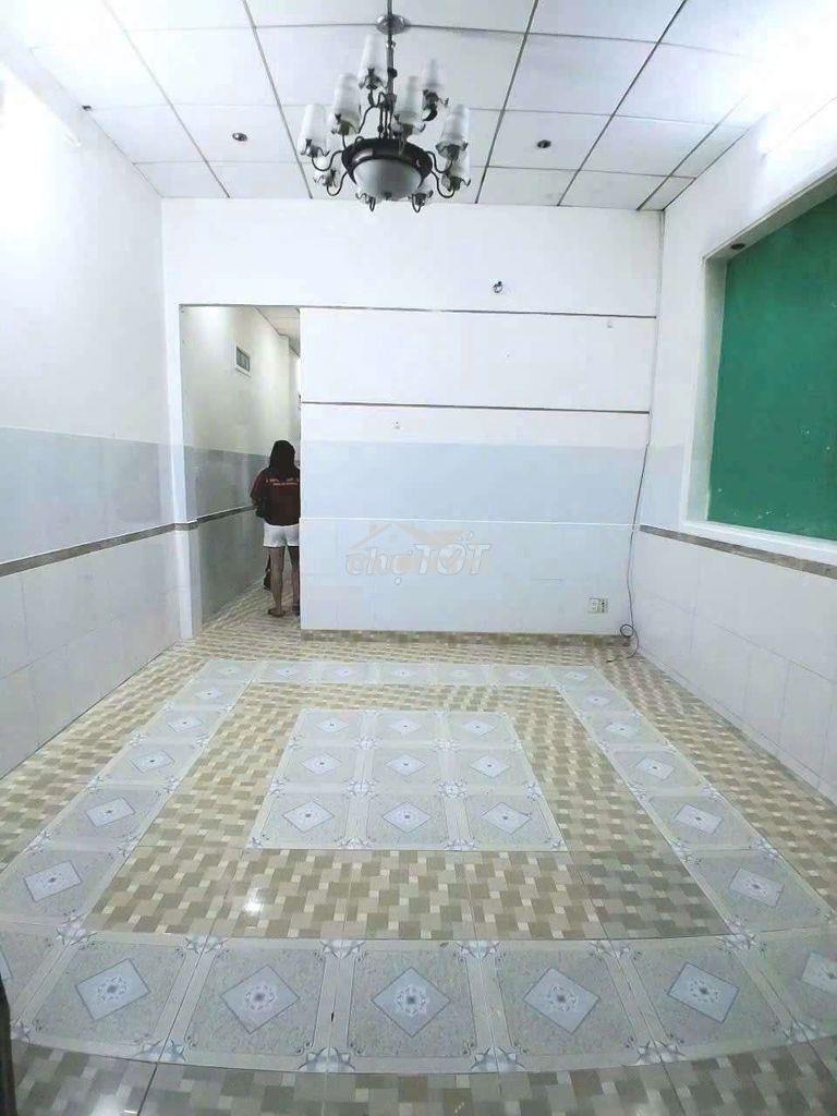 4x20 sân ô tô 2pn hẻm 8m mới sơn sửa gần chợ ba bầu