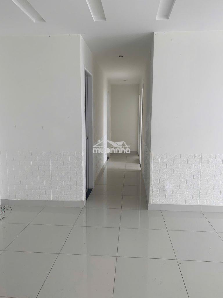Chính chủ cho thuê căn hộ 138m2 3pn 3wc tầng cao view thoáng giá tốt - Ảnh 3