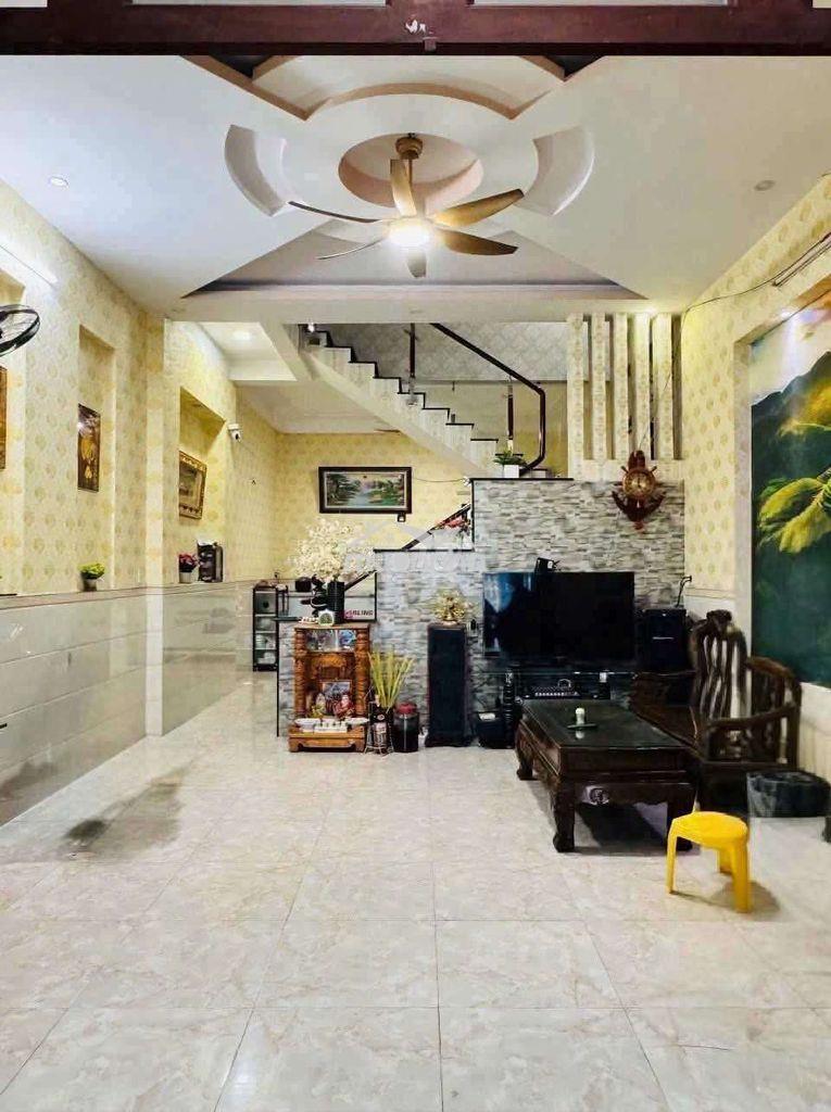 Cho thuê nhà mặt tiền đường nhựa thông dĩ an