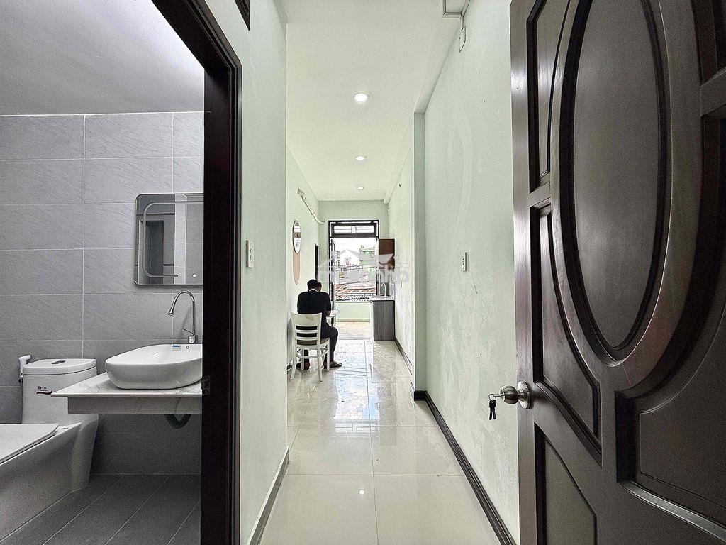 Cho thuê 2 phòng ngủ ban công cuối dương quảng hàm sát bình thạnh - Ảnh 2