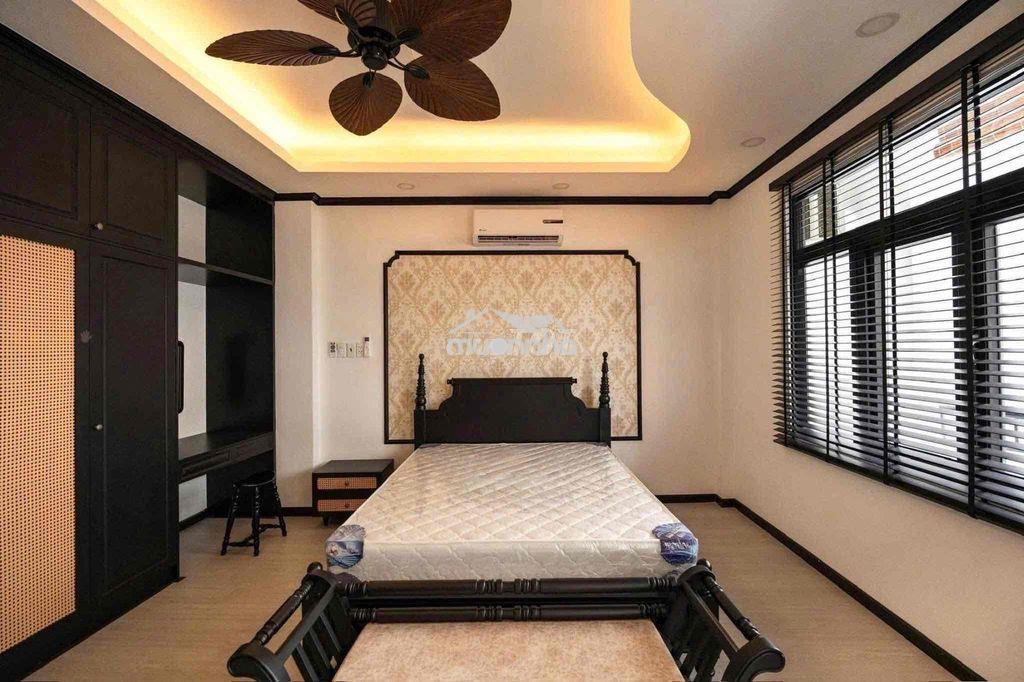 Căn hộ 1 phòng ngủ - thiết kế tone trắng đen - bancol cửa sổ đầy đủ - Ảnh 3