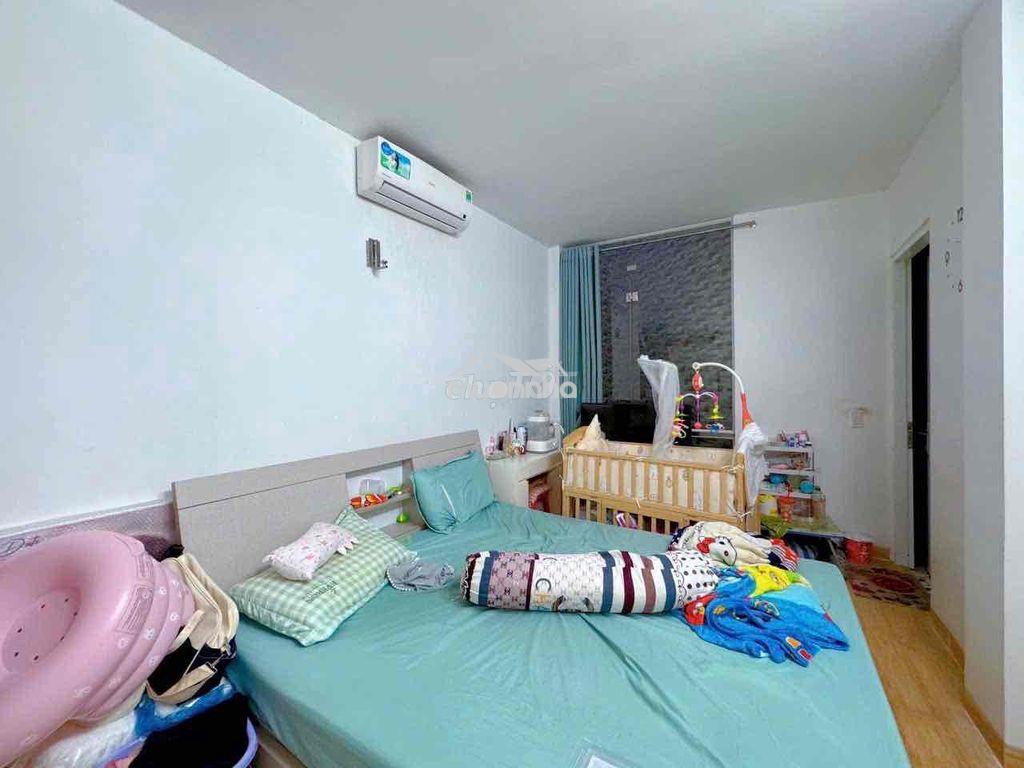 Nhà 4 tầng lầu. 4 phòng ngủ. dt 48m huỳnh văn bánh. thông ra lê văn sỹ - Ảnh 4