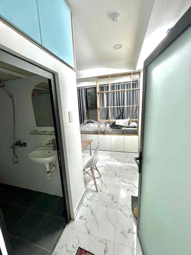 Studio view kính siêu chill - Ảnh 4