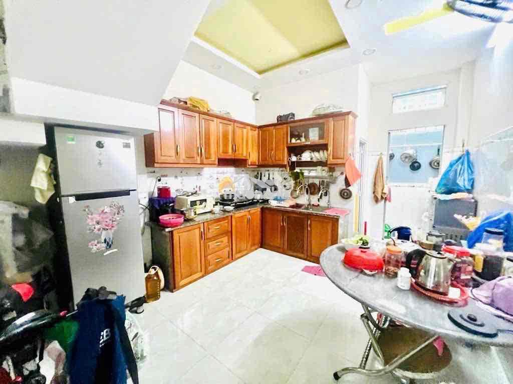 Siêu hiếm bán nhà 3 tầng 50m2 - 3 mặt hẻm xe hơi lê quang định - Ảnh 2