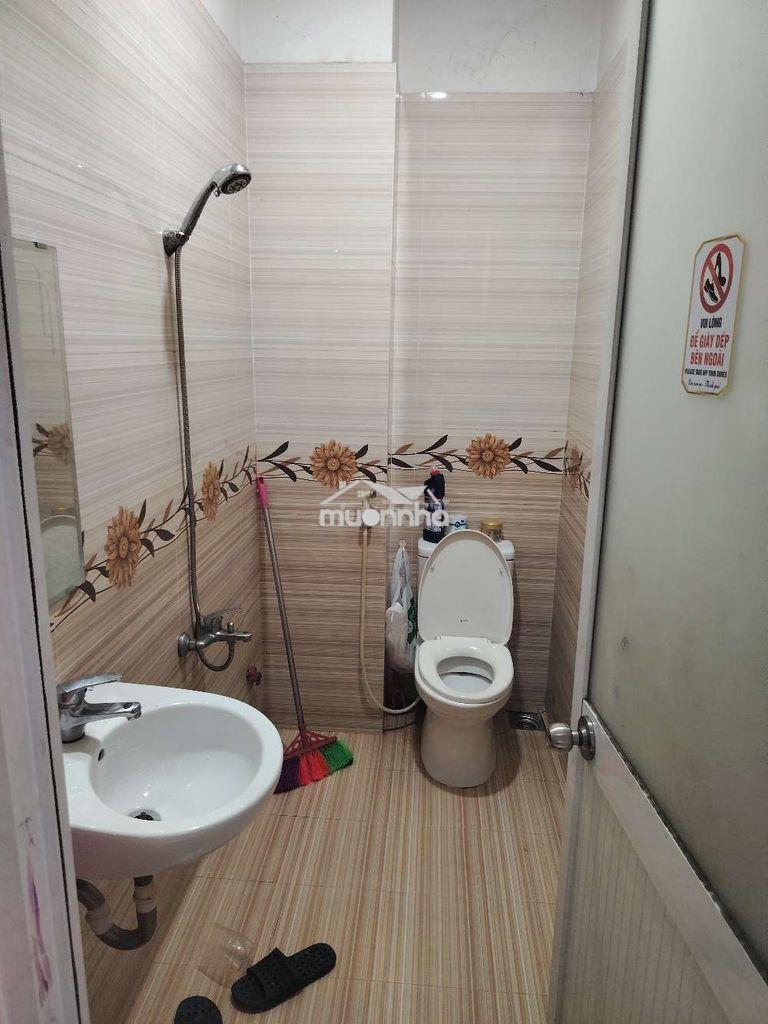 Phòng trọ máy lạnh,cửa sổ, 20m2, giờ tự do, tủ quần áo gỗ - Ảnh 3