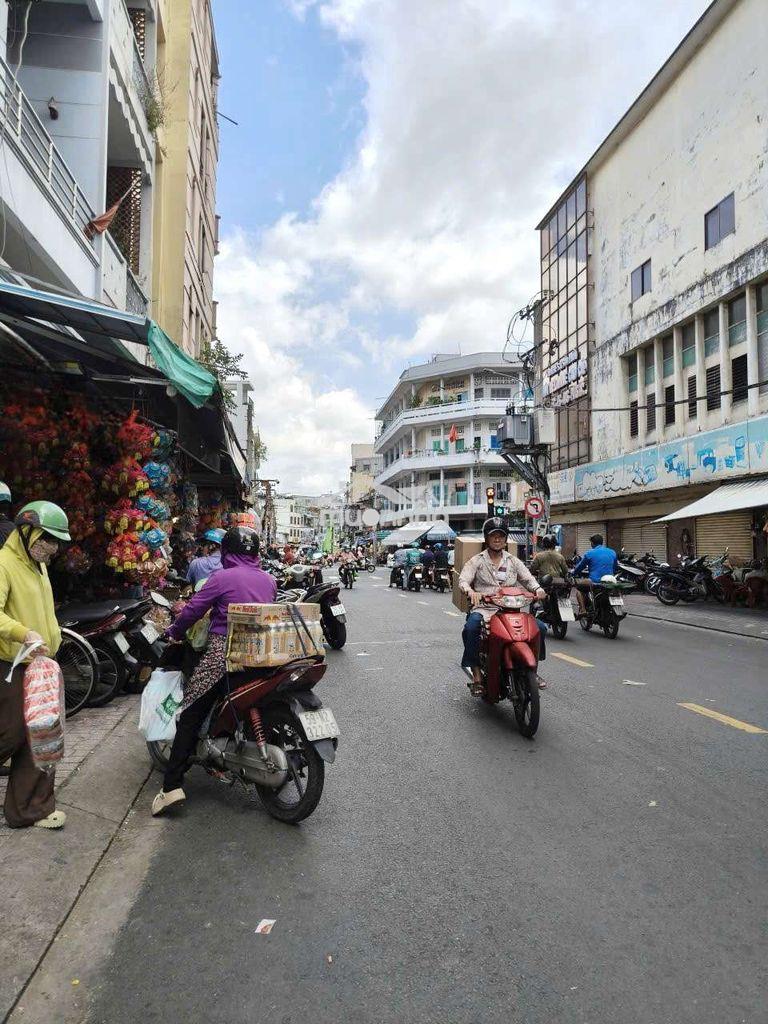 Cho thuê kho mặt tiền chợ bình tây, quận 6- 4,2x48m- 3 tấm- 4 phòng 2w - 2