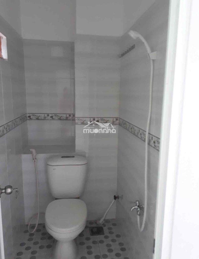 Phòng trợ 29b đường d9 , mặt tiền đường sạch sẽ thoáng mát, ngay trạm - 3