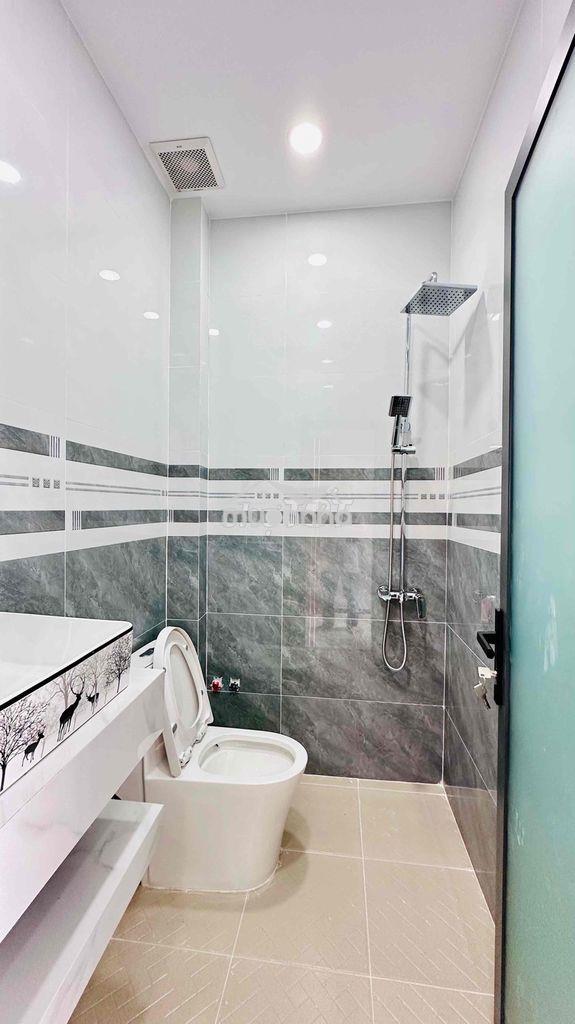 Nhà mới xây giá 5,25 tỷ , 2 lầu , tặng nội thất - Ảnh 3
