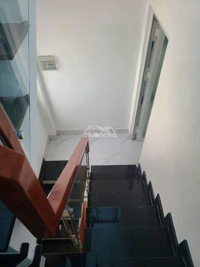 Nhà 2 phòng ngay đầm sen - Ảnh 3