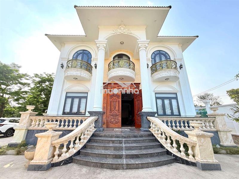 Biệt phủ sân vườn-full nội thất-kế vinhome hóc môn-ngay cầu lớn-26.8tỷ