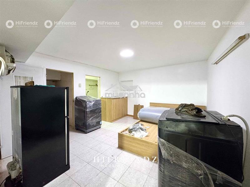 Trống sẵn phòng studio cửa sổ và 1 phòng ngủ tách bếp ngay q5