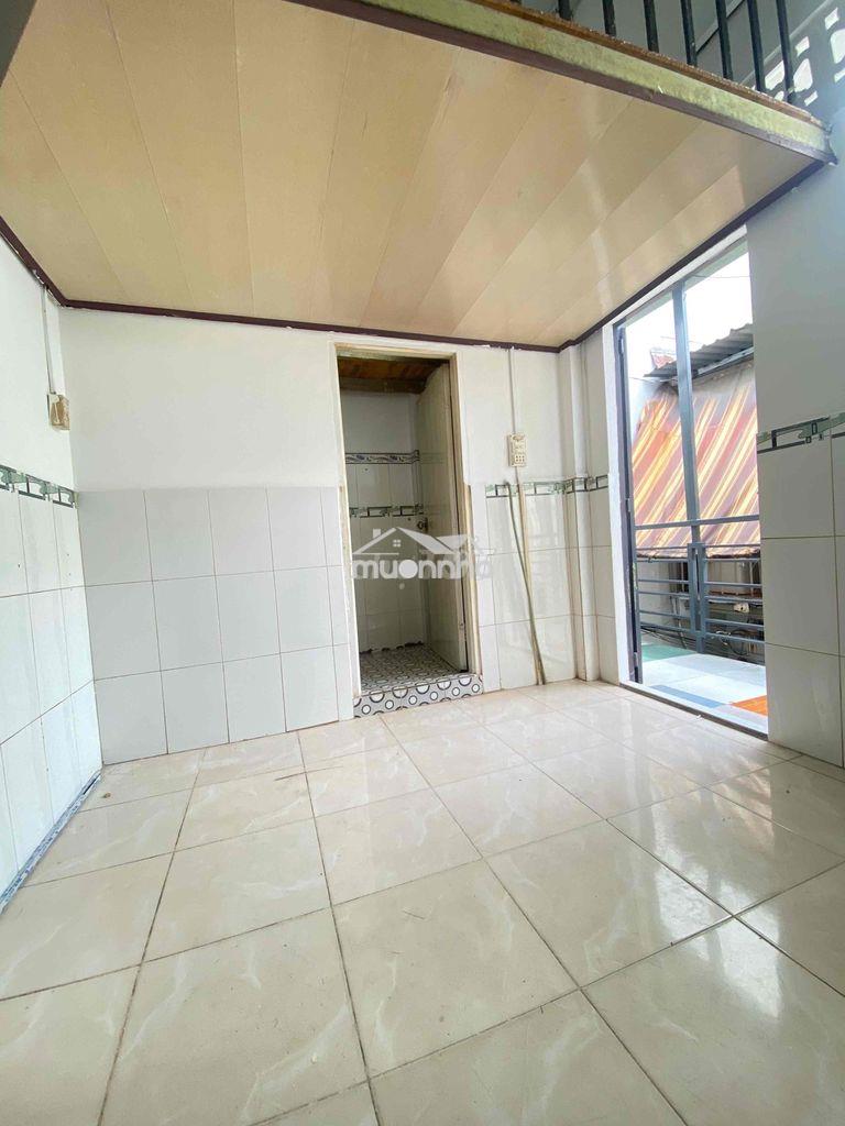Cho thuê nhà mới đẹp bà hom q6 giá 6tr trệt, lửng, lầu 2 phòng ngủ,2wc - 4