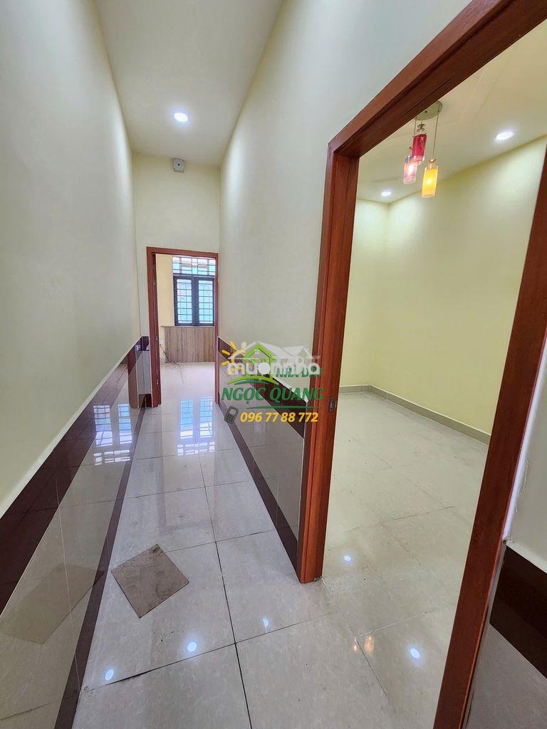 Nhà ngay cầu vượt quang trung, 4x22m, 1 trệt 2 lầu, sân để xe hơi - Ảnh 4