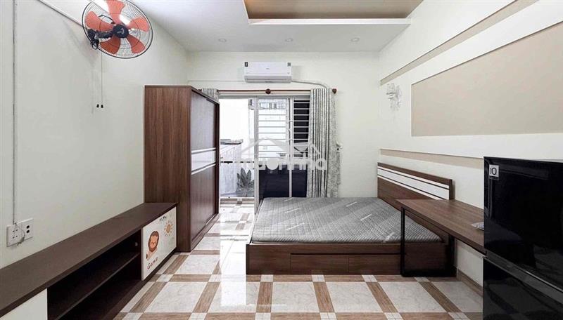Cho thuê phòng rộng rãi có ban công đầy đủ nội thất ngay ngã tư bốn xã