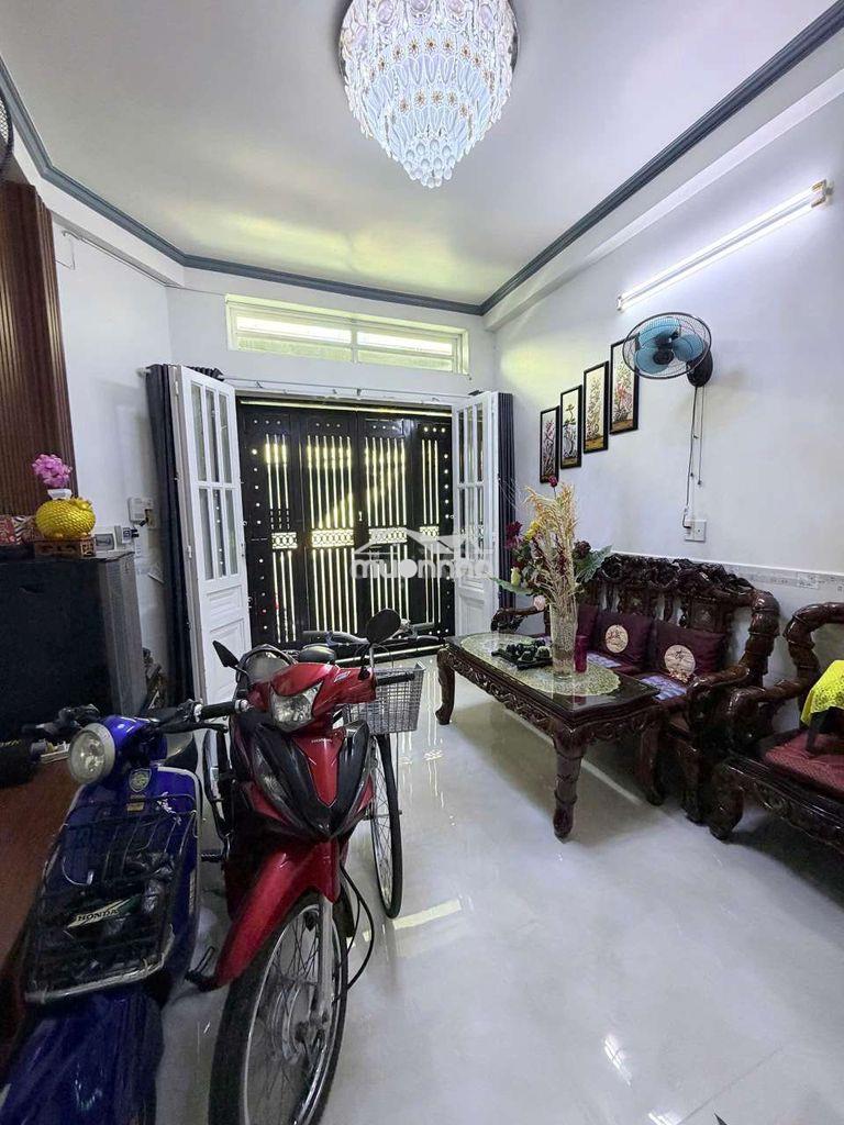 Nhà 4 tầng sau căn mặt tiền bùi minh trực p6-q8 - Ảnh 2