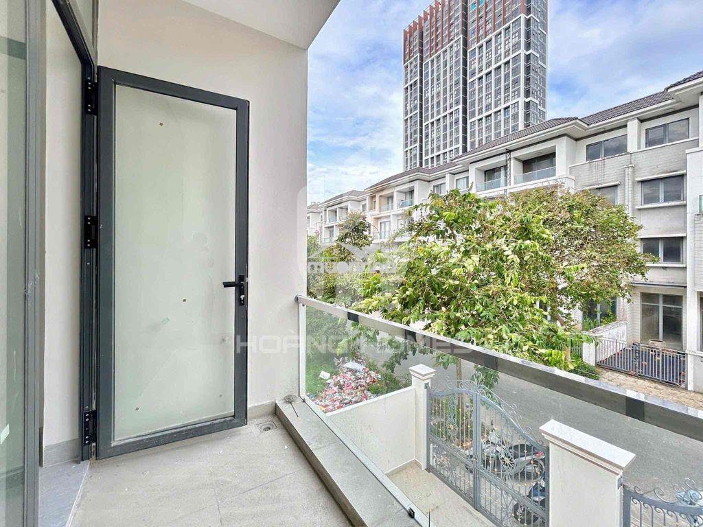 Studio rộng 30m2 thoáng mát - Ảnh 2