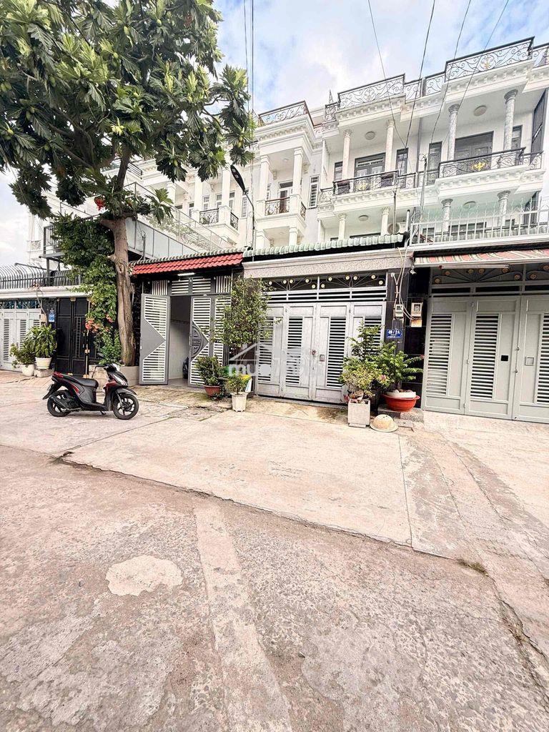 Đi nước ngoài- cần sang gấp nhà thạnh lộc 37