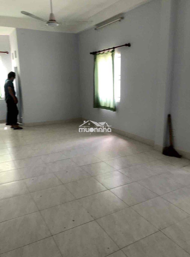 Phòng trợ 29b đường d9 , mặt tiền đường sạch sẽ thoáng mát, ngay trạm - 4