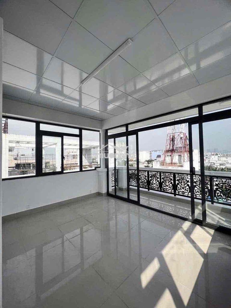 Phòng trống siêu rộng, ban công view đẹp cực thoáng