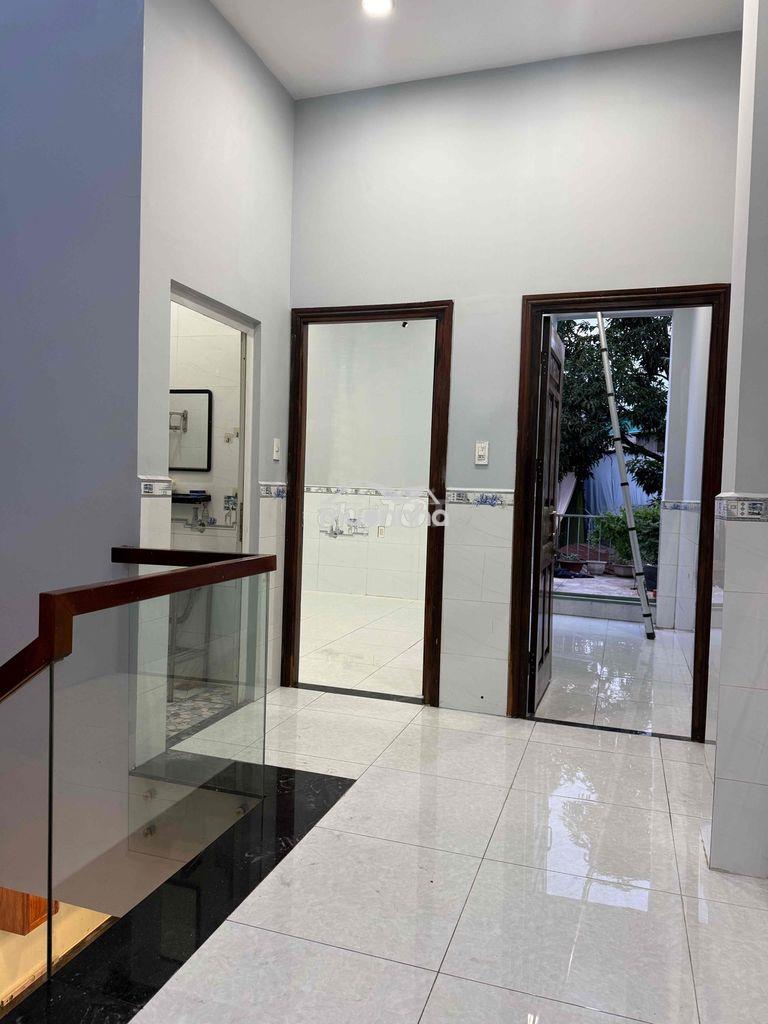 Nhà 1trệt 1 lầu - 2