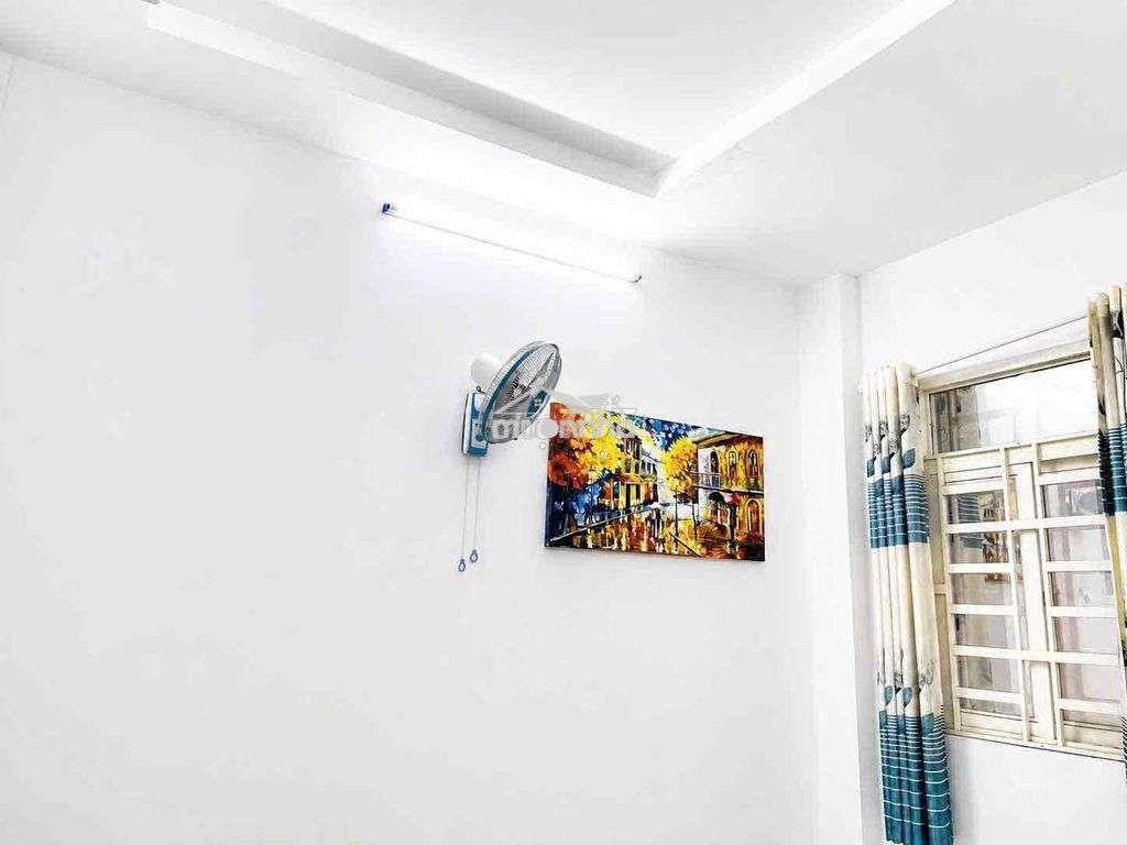 Nhà 1 trệt 2 lầu sân thượng 4x10m 4 phòng hẻm 184 lưu hữu phước - Ảnh 2