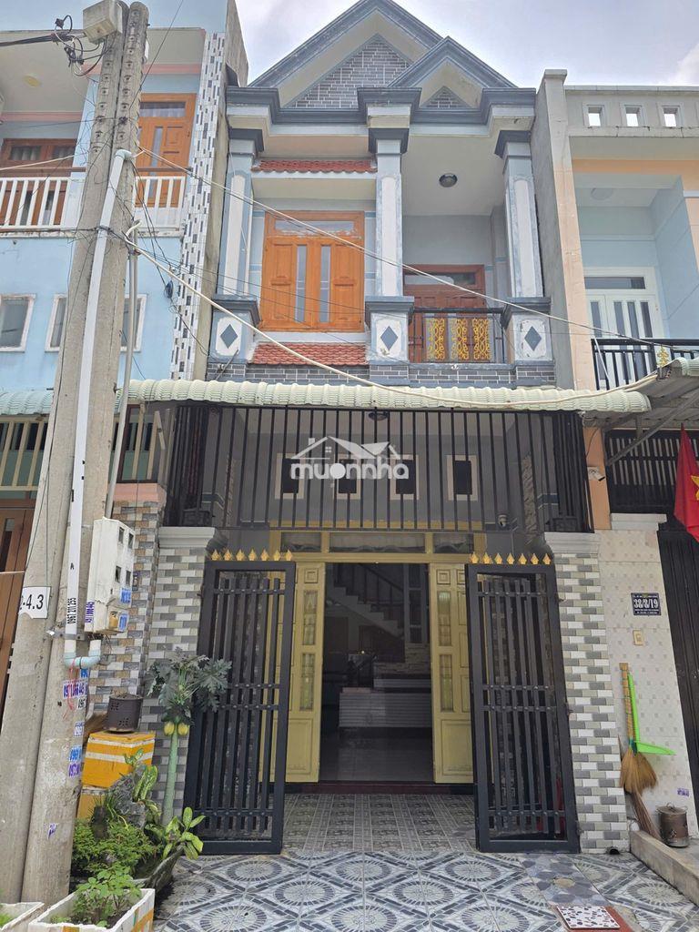Nhà trệt lầu gần đường ống nước, chợ đông hòa, làng đại học quốc gia