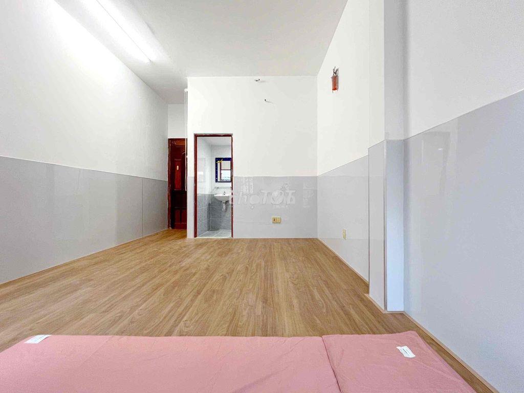 Cho thuê phòng ban công - giá rẻ - nhà mới xây xong - Ảnh 3
