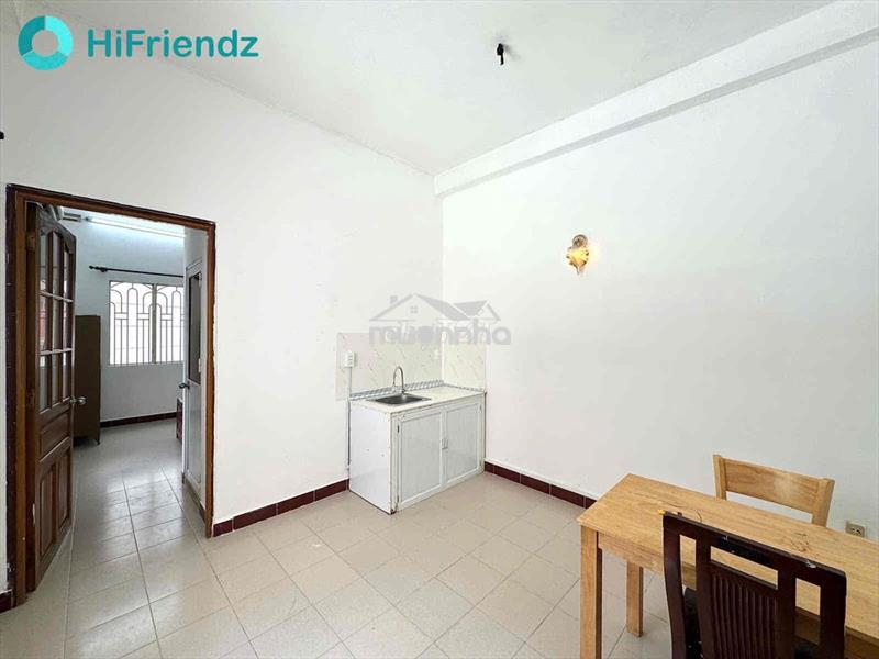 1pn tách bếp 40m2 rộng thoáng giá rẻ ở quận 1