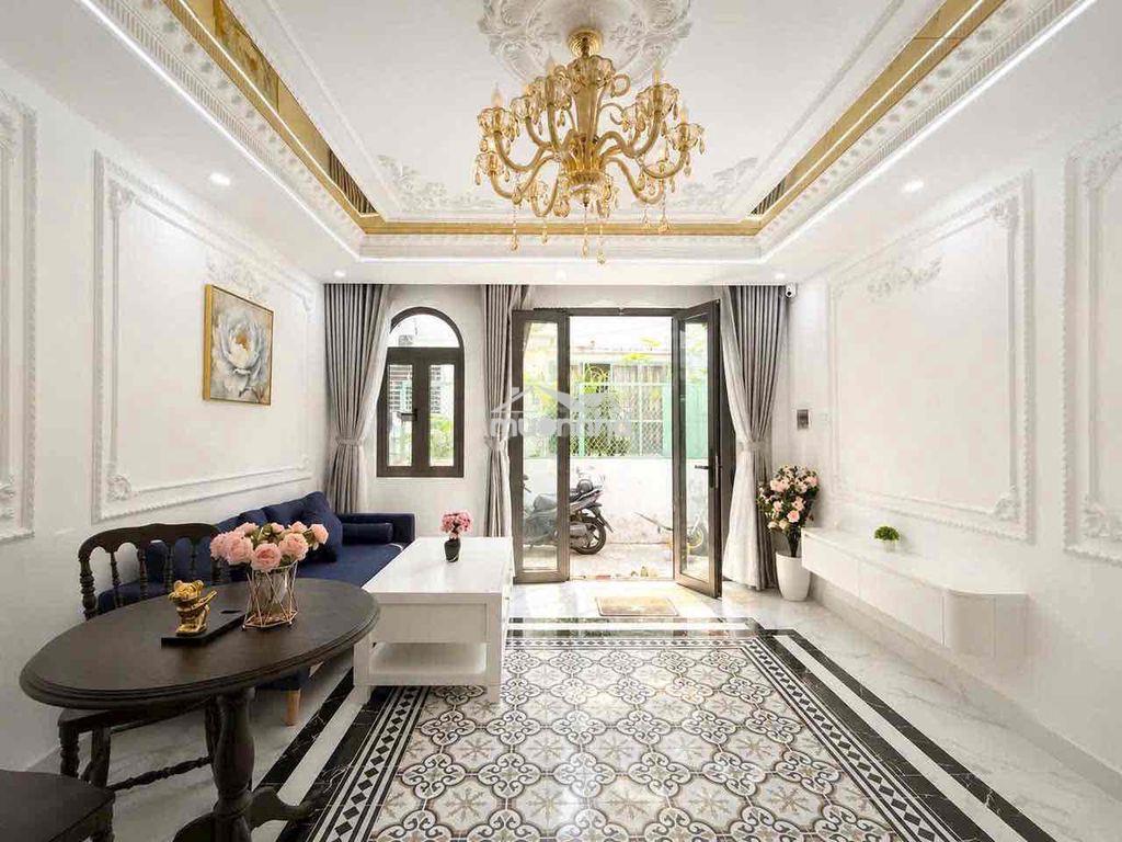 Nhà đẹp cổ điển - Ảnh 2